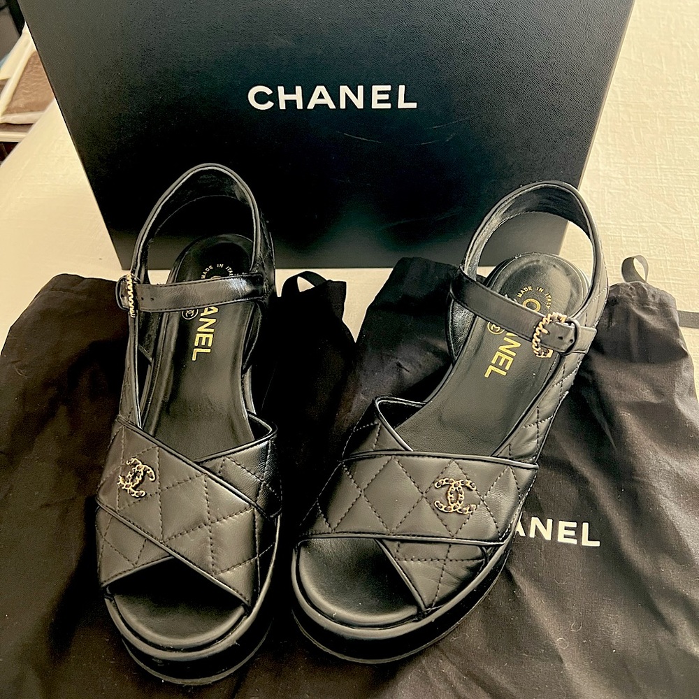 Chanel leather sandals, collection 2023